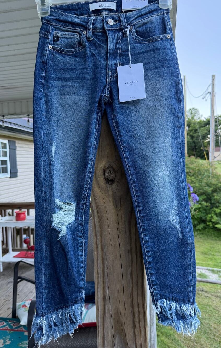 NWT KanCan Distressed Crop Skinny Jeans Frayed Hem 0/23 Festival Edgy Indie y2k